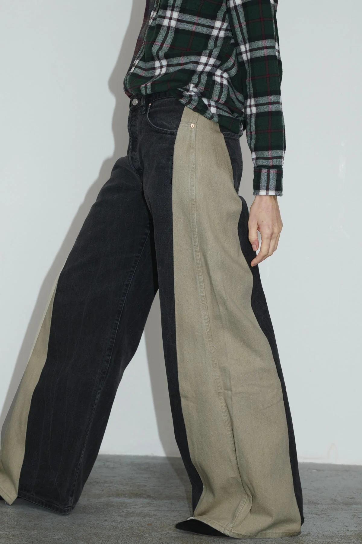 Freya Wide Leg Jeans Beige Black - Image 6