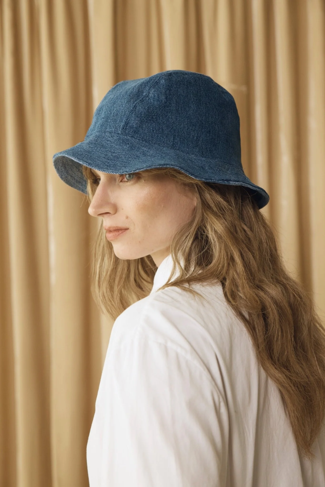 Reversible Denim Bucket Hat Mid Light Blue - Image 4